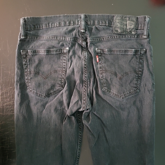 Levis size 32 - Picture 8 of 10